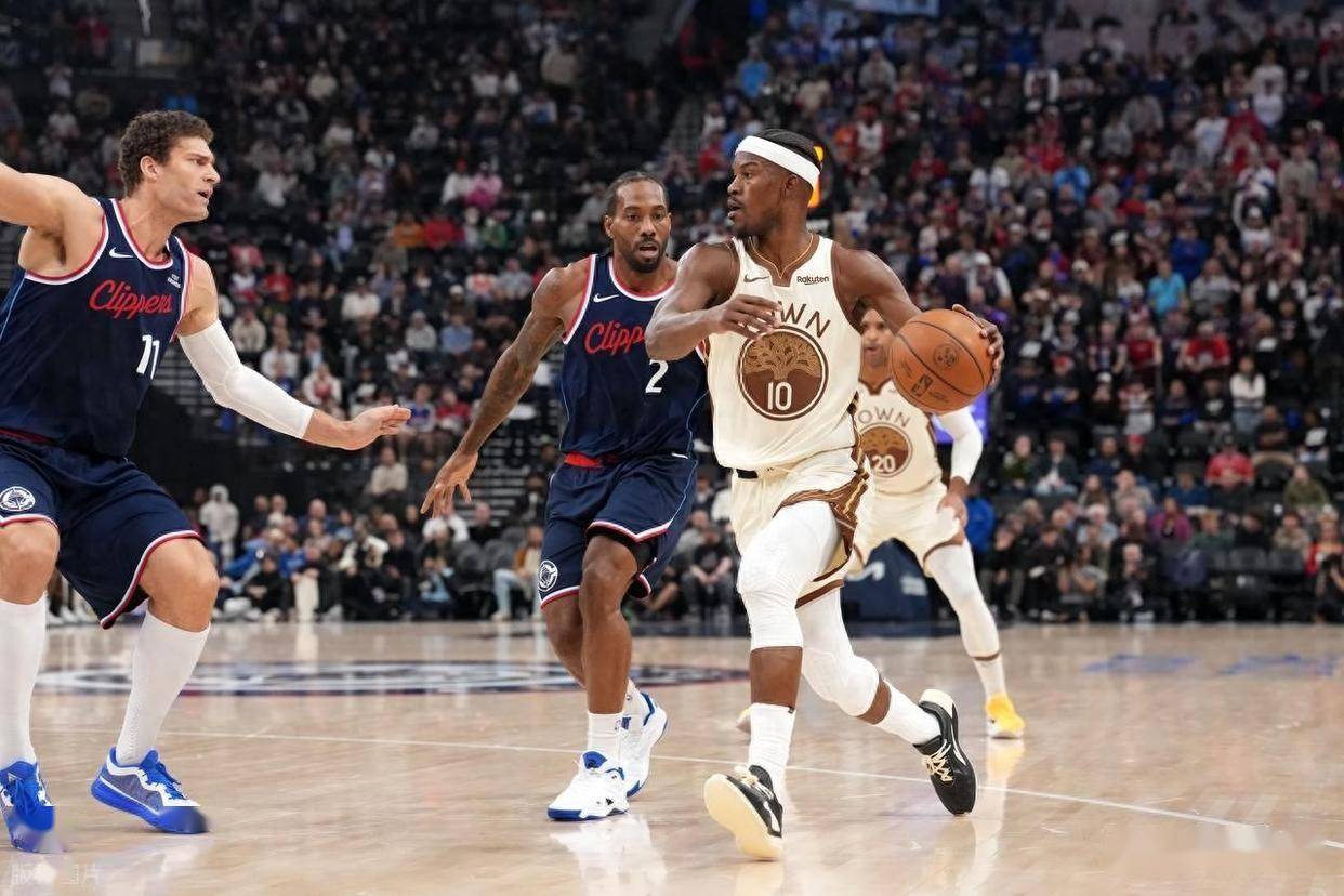 英雄联盟下注-开拓者击败快船，后卫轰下分，全队取得关键胜利的简单介绍