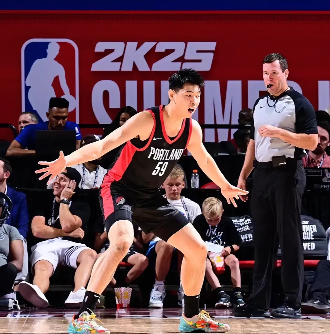 英雄联盟竞猜-开拓者青年后卫成长迅速，代表球队拿下连胜(开拓者历史后卫)